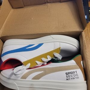 Woman or UNISEX Sneaker